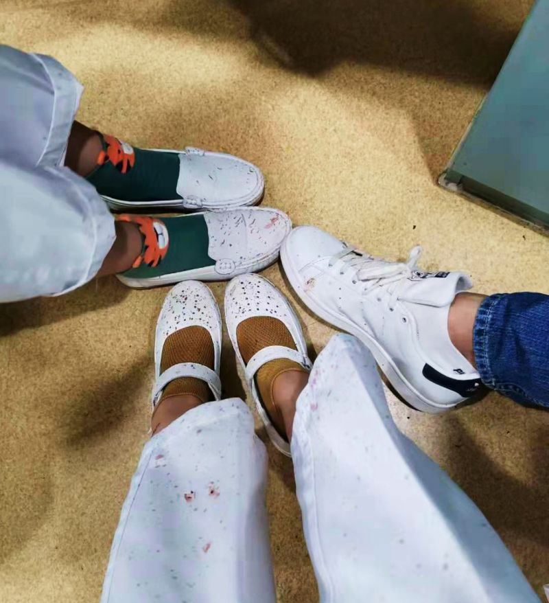 w